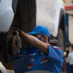 OnlineMoto24 Mobile Scheren-Hebebühne DSLP 6062 - Wagenheber - Arbeitsbühne - Hebevorrichtung - Modell 2021 inkl. Zubehör - 2,8 T - Farbe: Rot / 400Volt